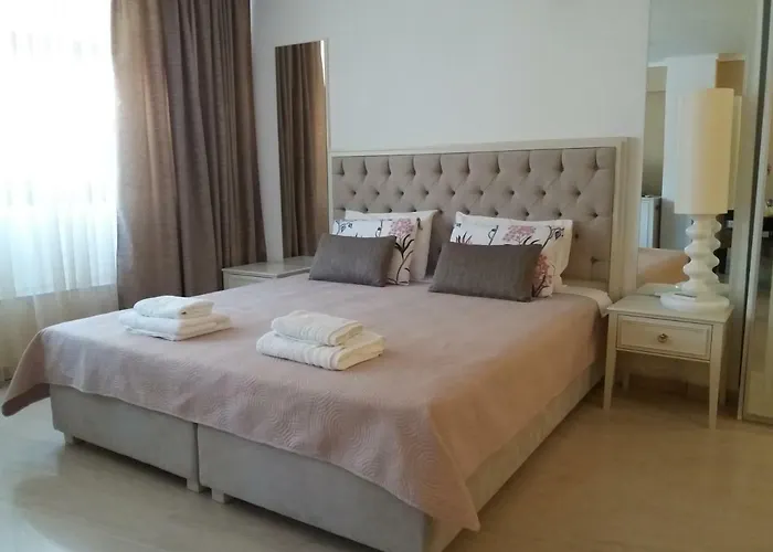 Greecerent - Lux Ladadika